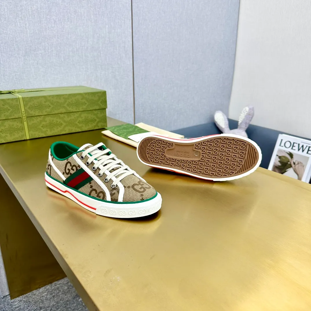 👟👟Ex-factory price 440👟👟 GUCCI 2020 latest classic 1977 low-top double G canvas shoes, original purchase, 1:1 development, original lasting process. Size: 35-45/45. Customized items are non-returnable and must be paid first. . ...new version complete package...